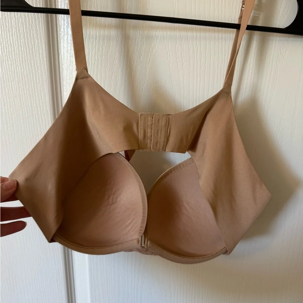 Skims Push Up Bra - Picture 2 of 3